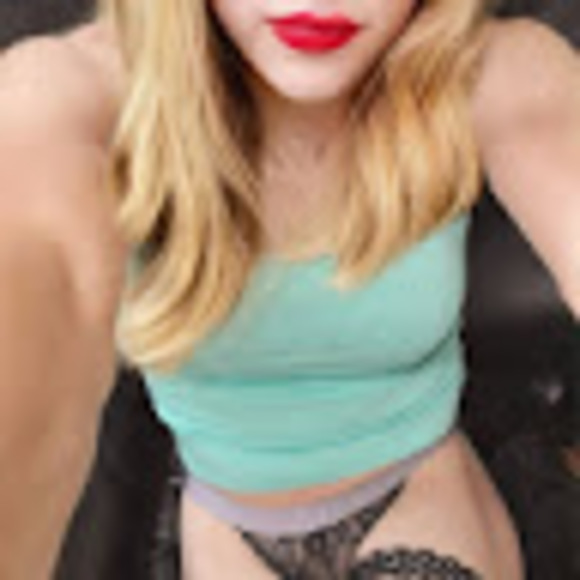 Meet your Posher, Taylor - Picture 1 of 1